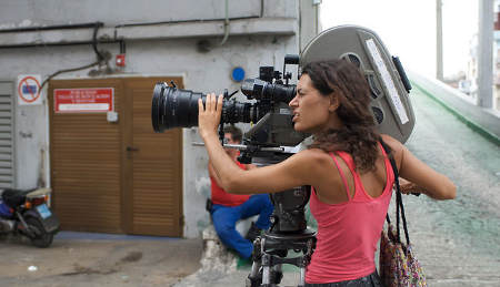 Lucy Mulloy on the set of Una Noche