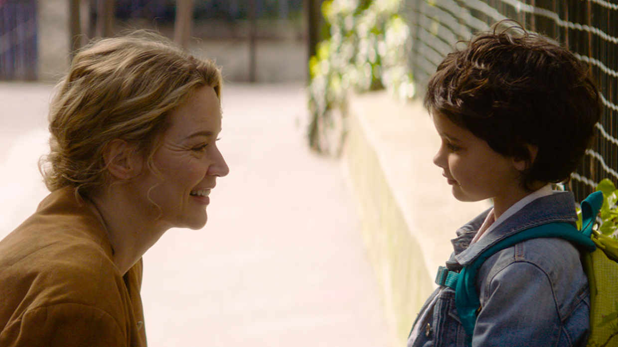 Virginie Efira and Callie Ferreira Goncalves in Other People's Children